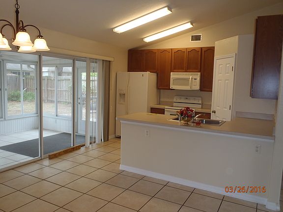 4th image of 3845 Bayshore Cir
