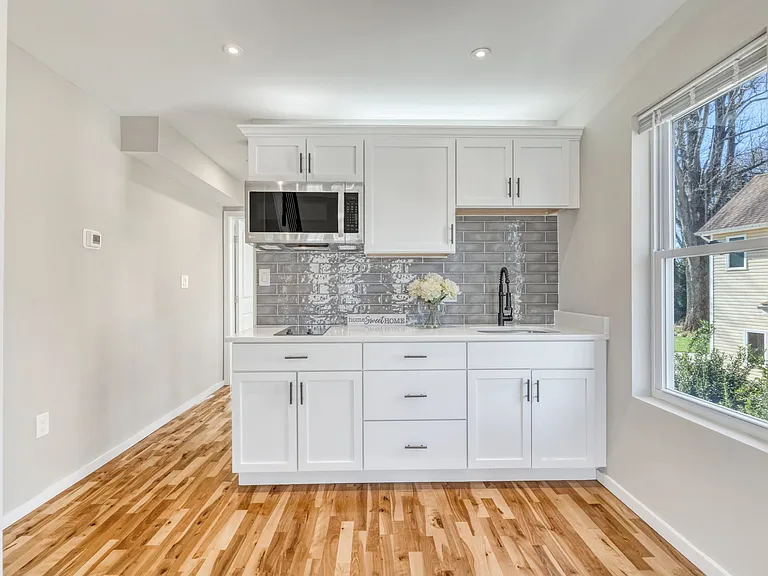 10237 Stratford Ave #B — Photo 11