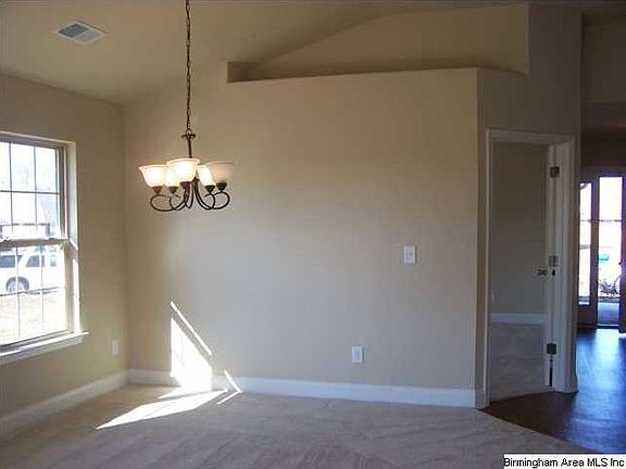3rd image of 845 Clover Ave