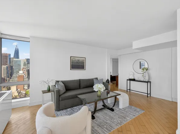 235 East 55th Street image 1 of 5