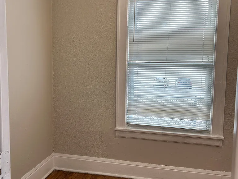 710 Pelham Apartments — Photo 24