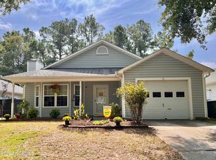 520 Jimmies Creek Dr, New Bern, NC 28562