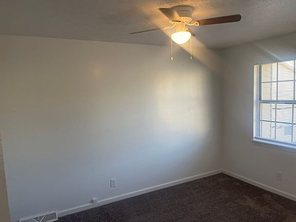 5th image of 126 Skyline Dr APT D