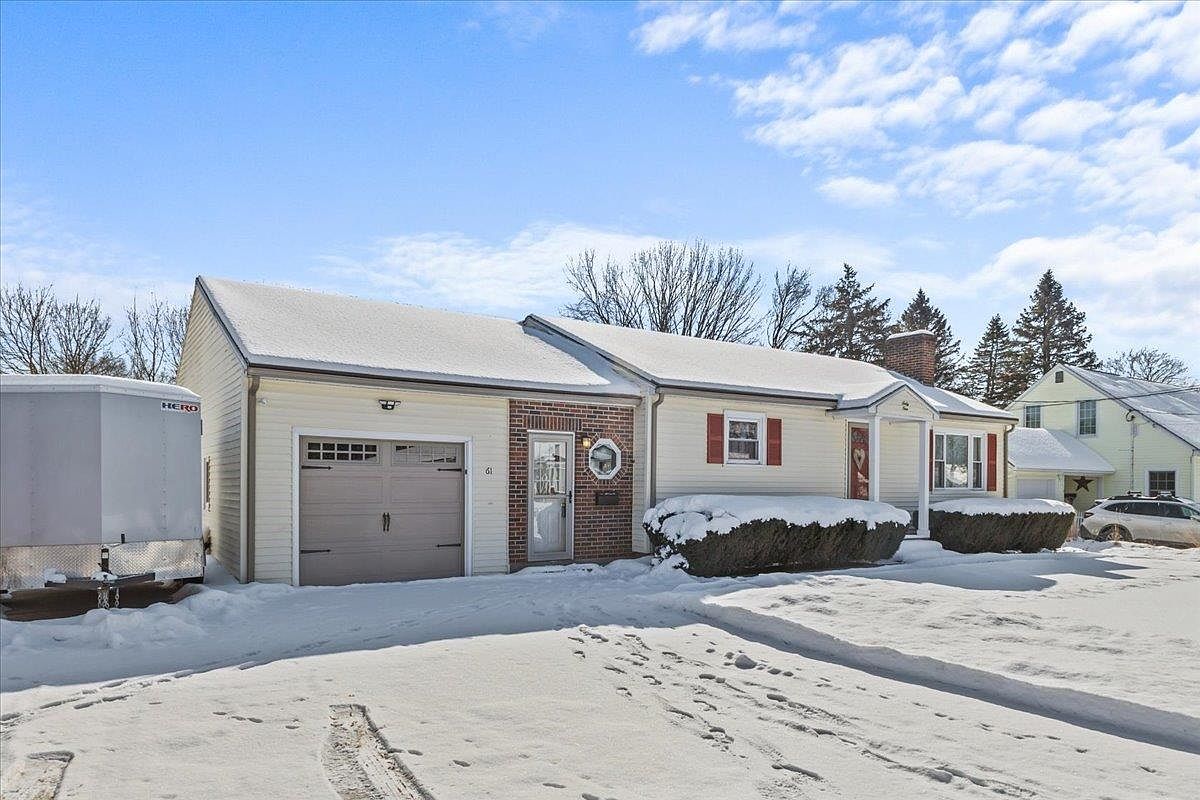 61 Village Green, Burlington, VT 05408 | Zillow