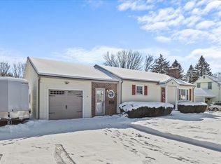 61 Village Grn, Burlington, VT 05408