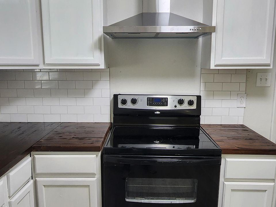 414 Dallas St, Pleasanton, TX 78064 Zillow