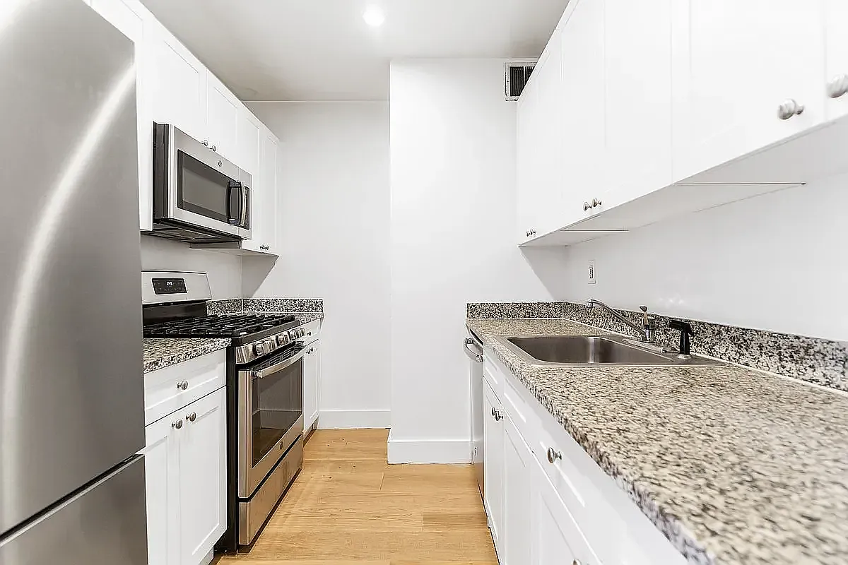 53 Park Place — Photo 4