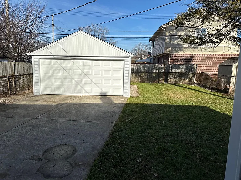 22701 Masonic Blvd — Photo 6
