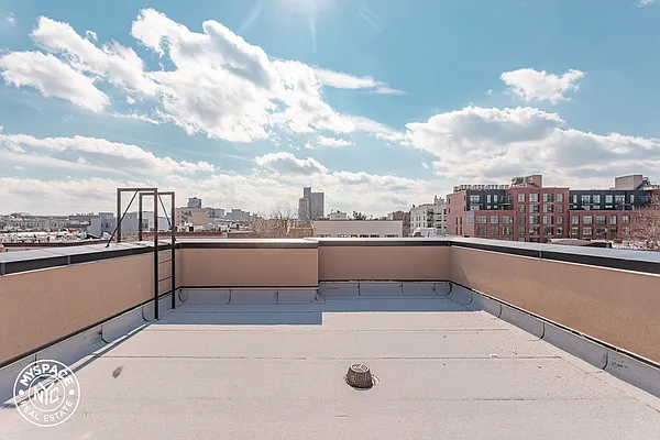 Rented by MySpaceNYC | media 10