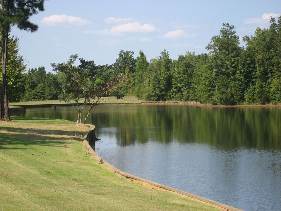 2nd image of 280 Tallyho Dr