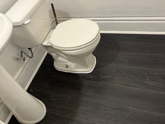 3rd image of 926 Arcade St APT 2