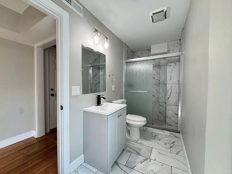 35 Dana St — Photo 5