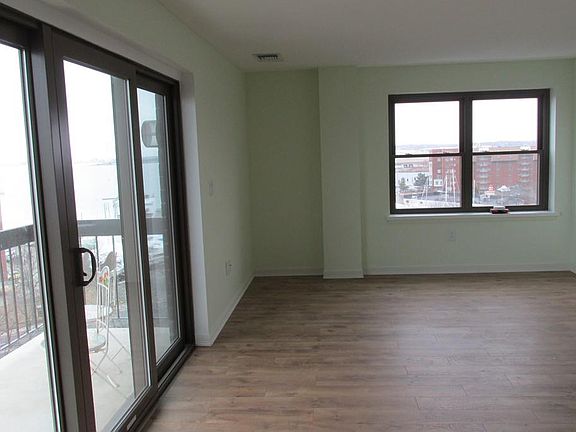 5th image of 12 Chancery Ct APT 410