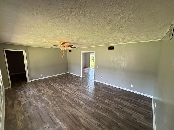 3rd image of 804 Maple St