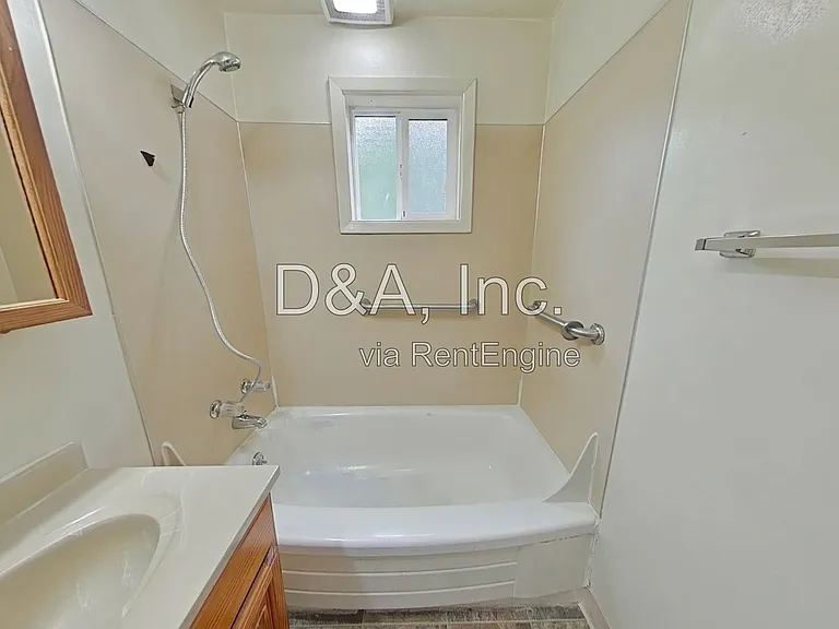 960 NW Cleveland Ave #5 — Photo 10