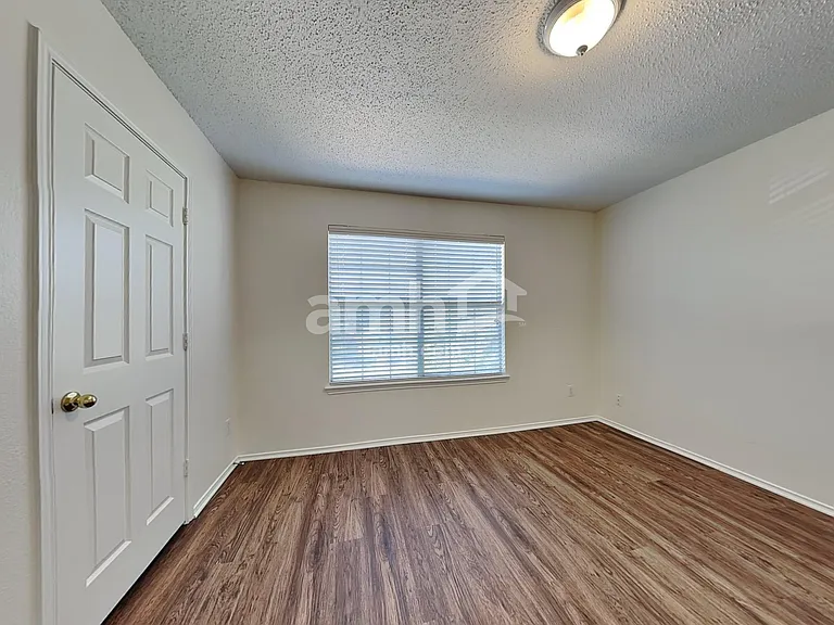 5820 Vista Glen Ln — Photo 15