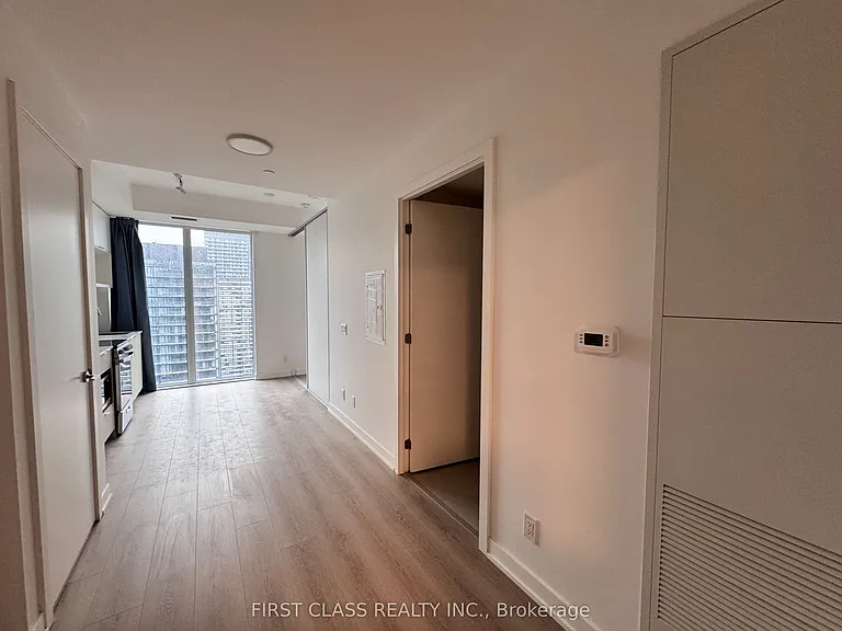 100 Queen St E #3502 — Photo 3