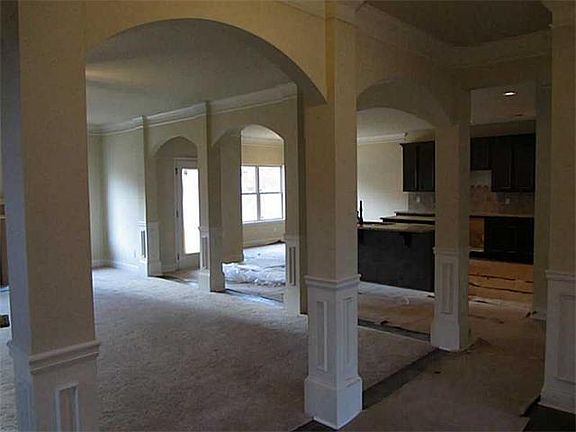 5th image of 2577 Lincoln Park Ct