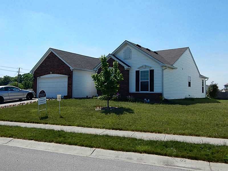 Exterior Front. Wonderful ranch in Rosswood in Warren Township