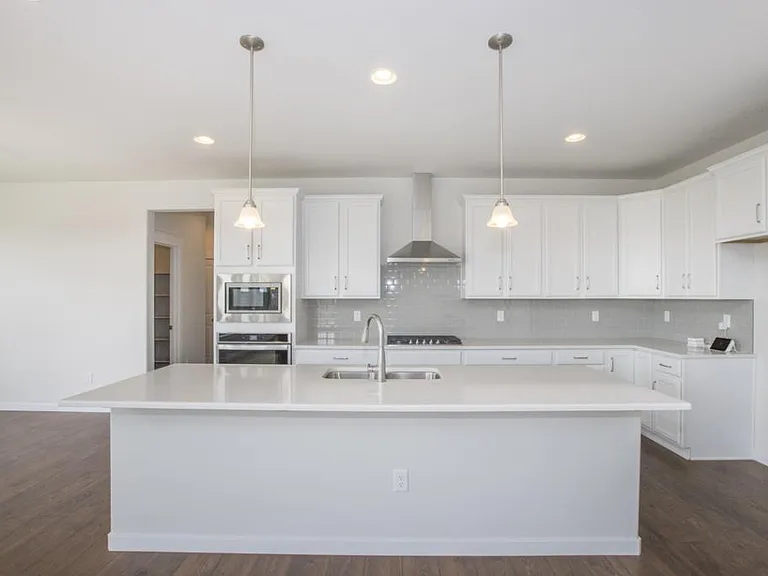715 Lene Ln — Photo 13
