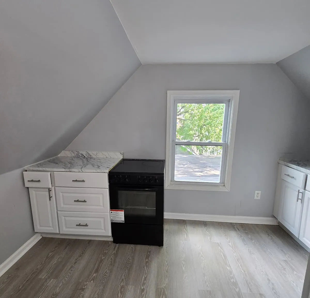 1 bed, $1,300 — Photo 2