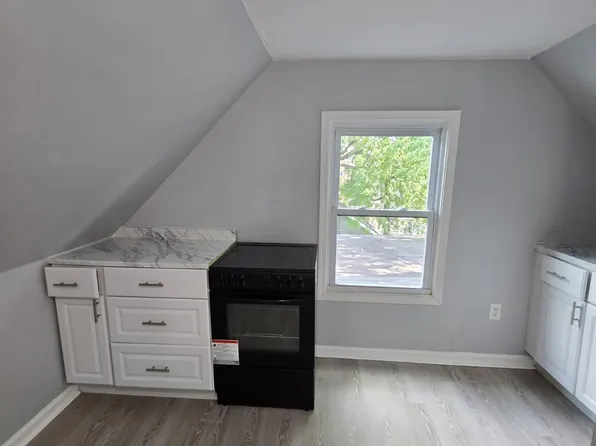 244 Leslie St #3, Newark, NJ 07112