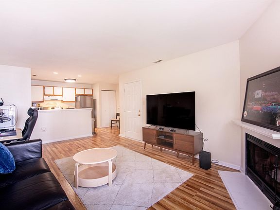 4th image of 22 Driftwood Ct Unit 22