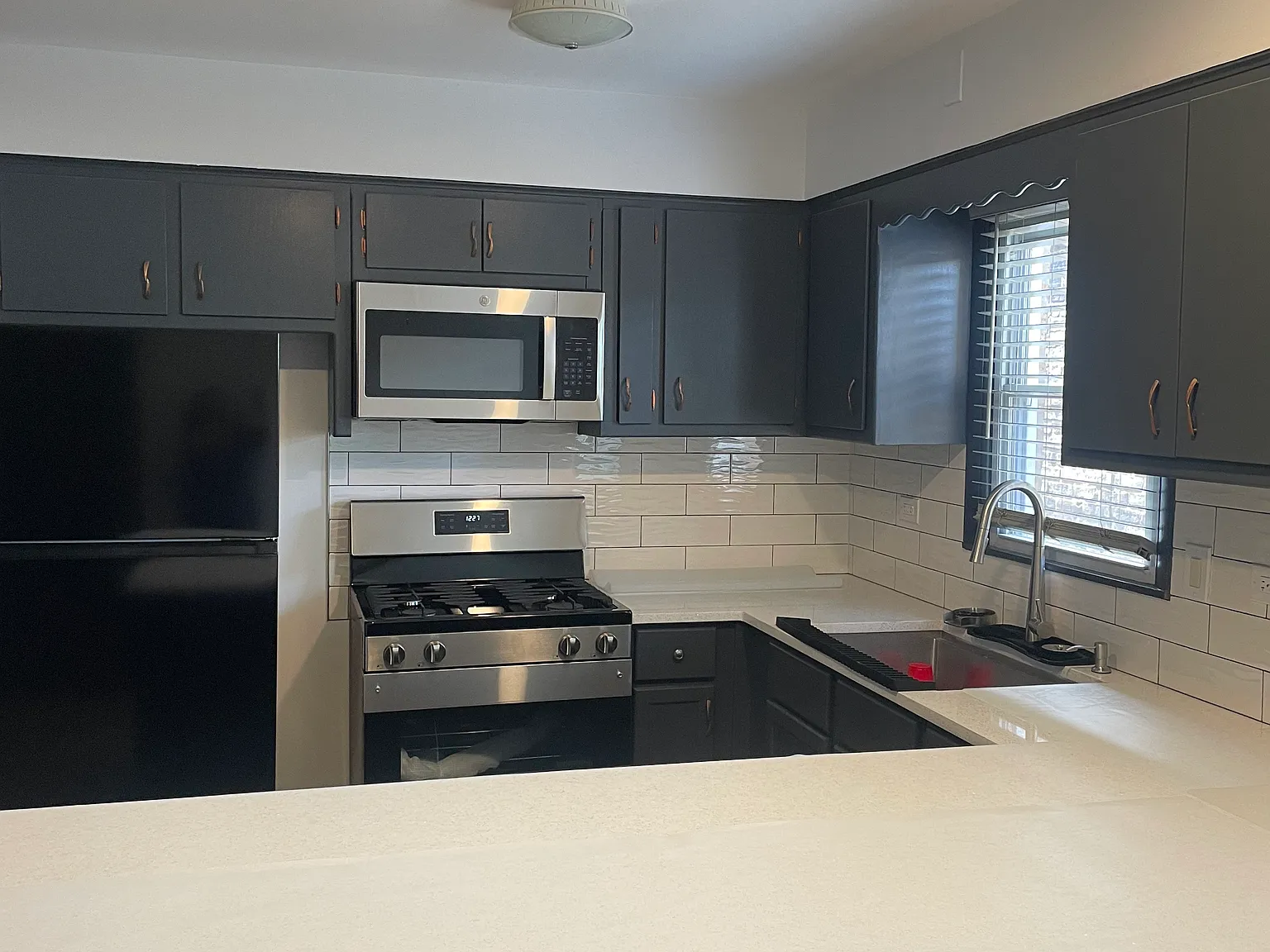 2 bed, 950 sqft, $1,750 — Photo 2