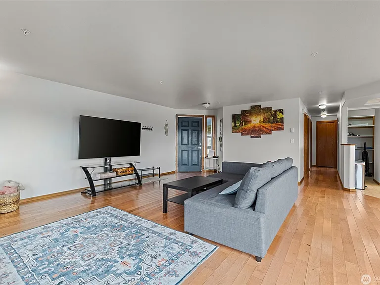 967 Adak Ct SE — Photo 4