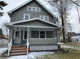 923 Nela View Rd, Cleveland, OH 44112