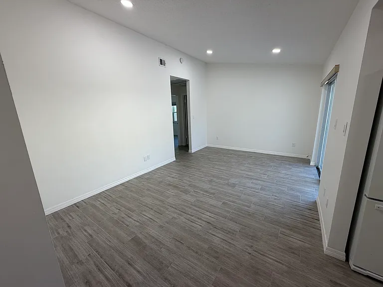 8042 Hook Cir — Photo 5