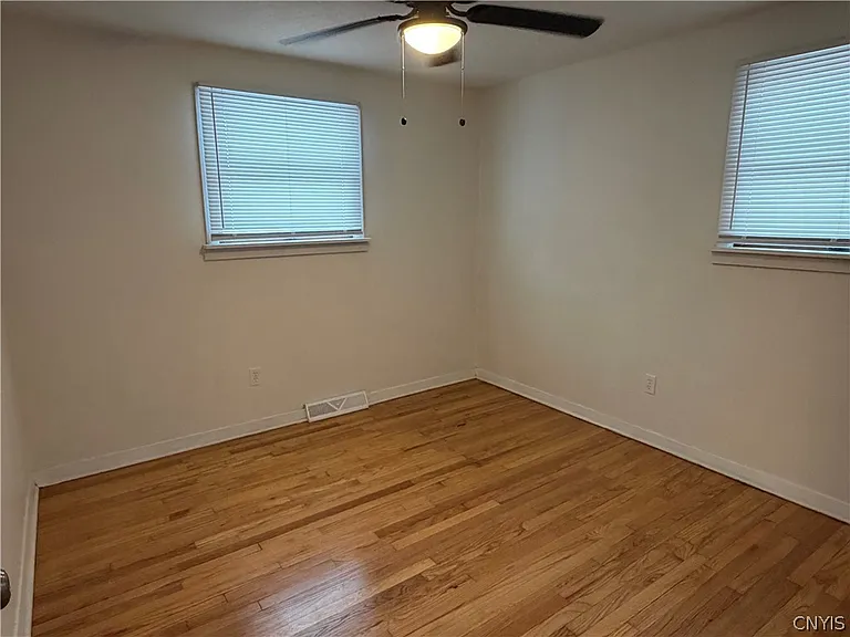 8587 Caughdenoy Rd — Photo 15