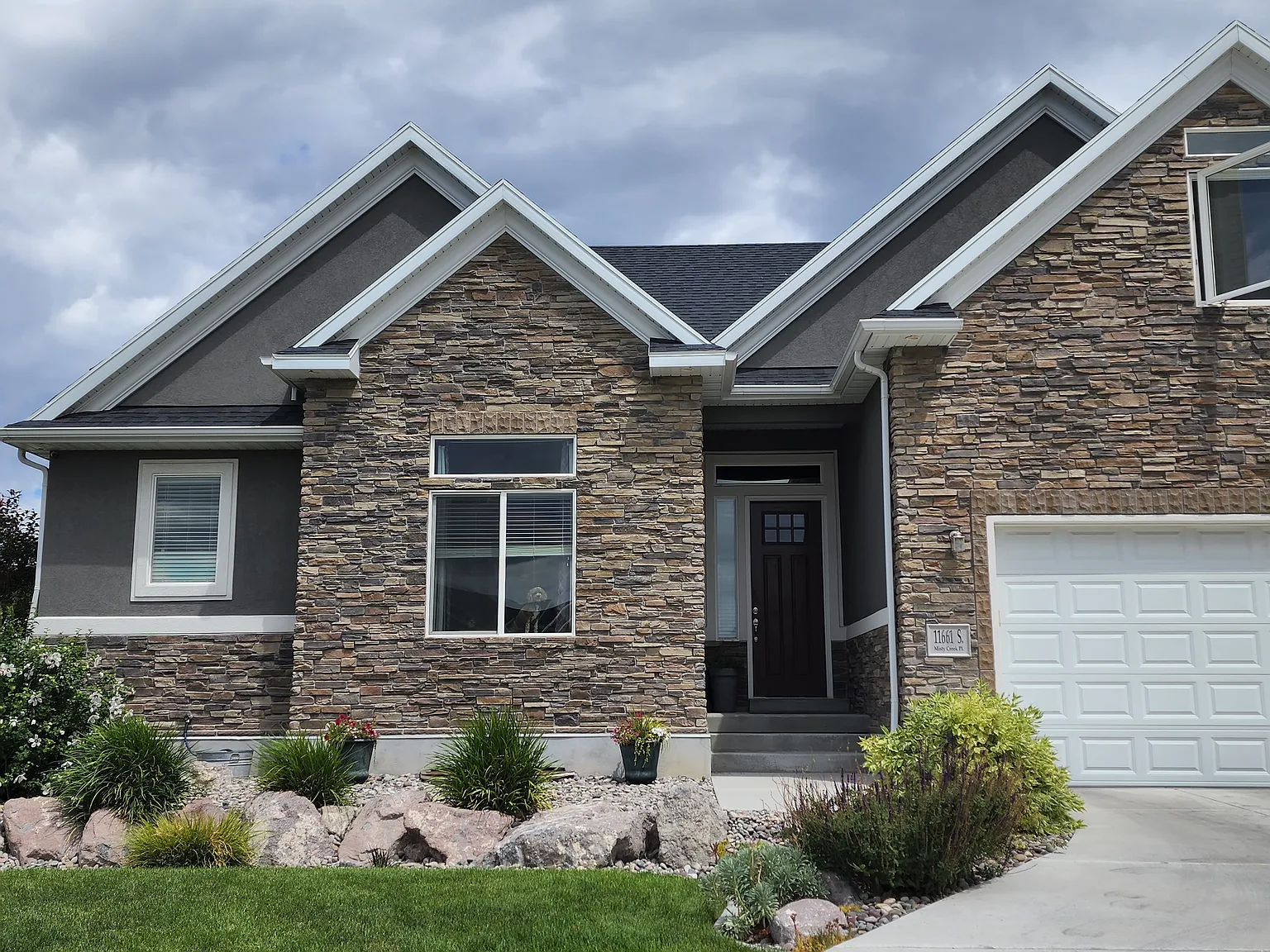 4 bed, 3.5 bath, 2400 sqft, $3,500 — Photo 1