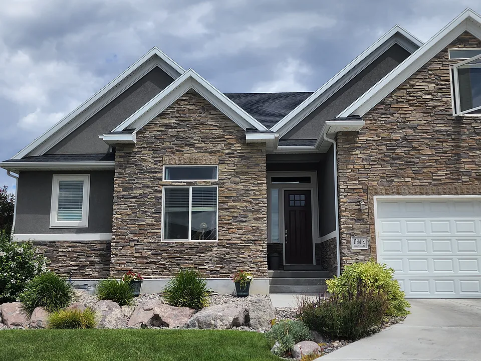11661 S Misty Creek Pl