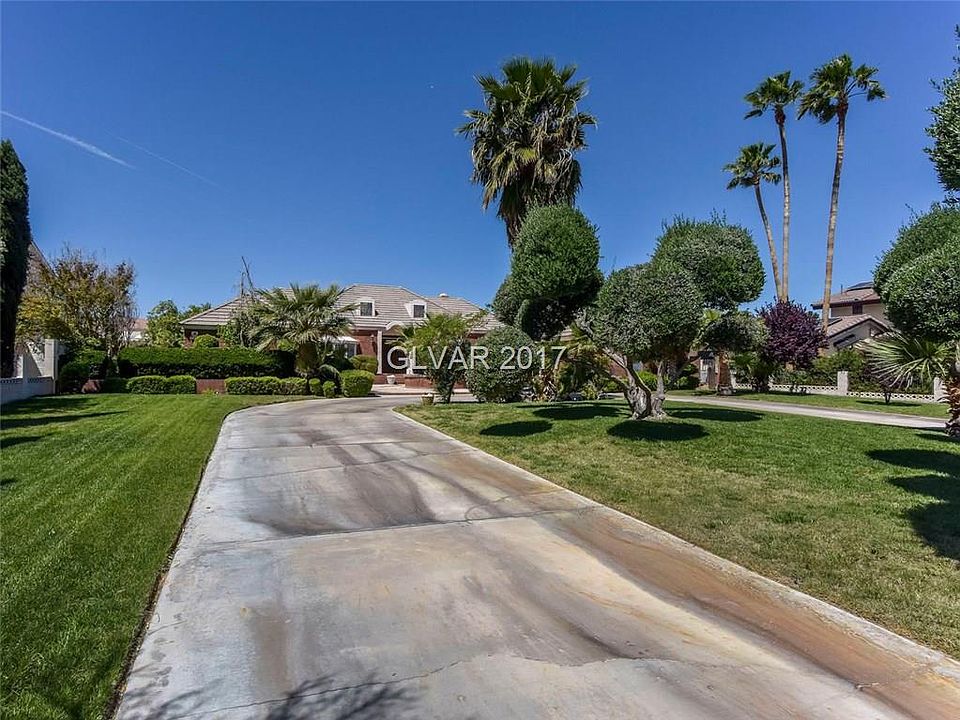 1st image of 2945 Santa Margarita St