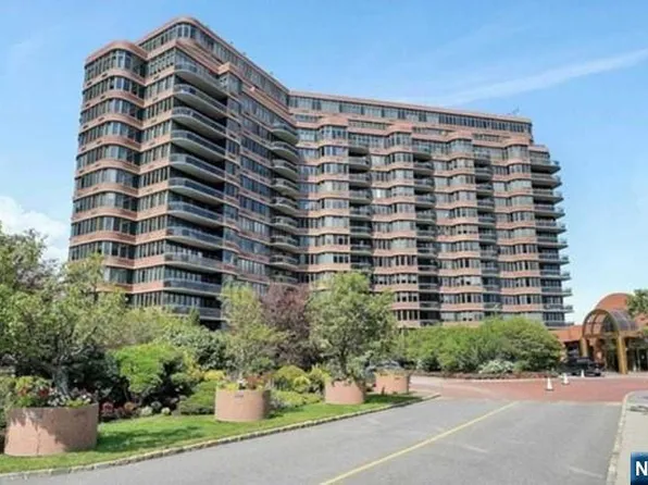 100 Carlyle Dr #12HN, Cliffside Park, NJ 07010