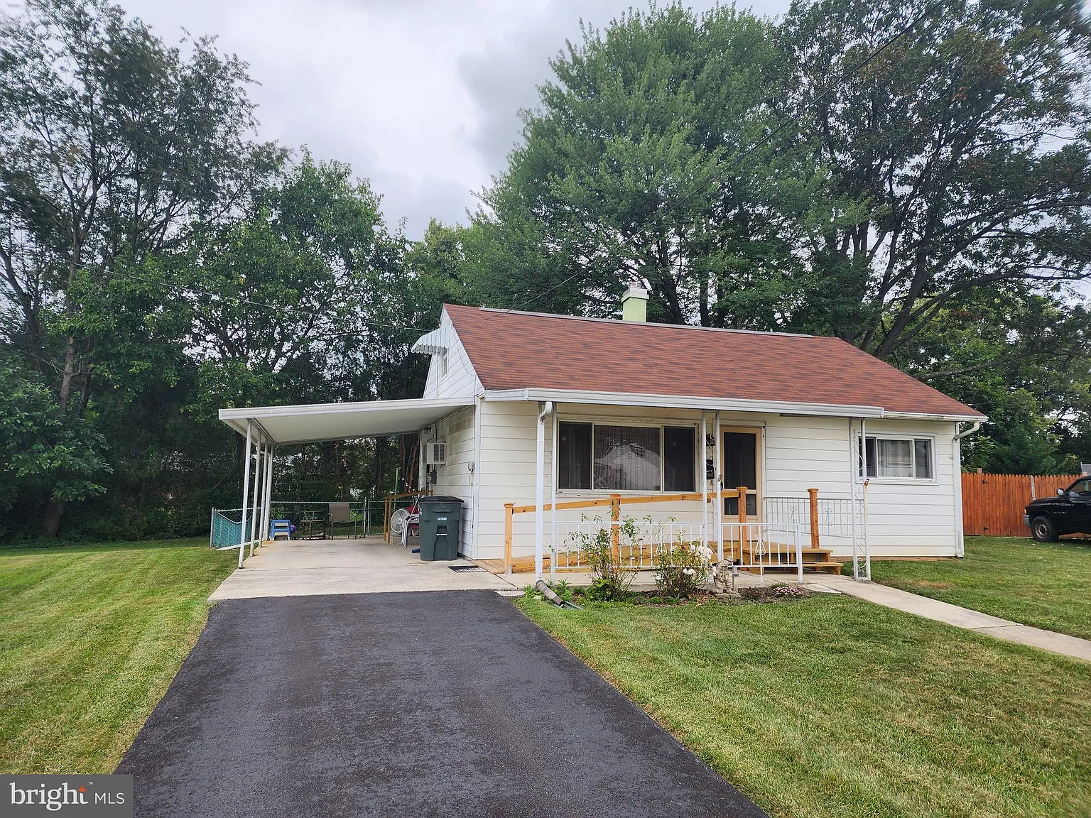 210 Cumberland Dr photo 1