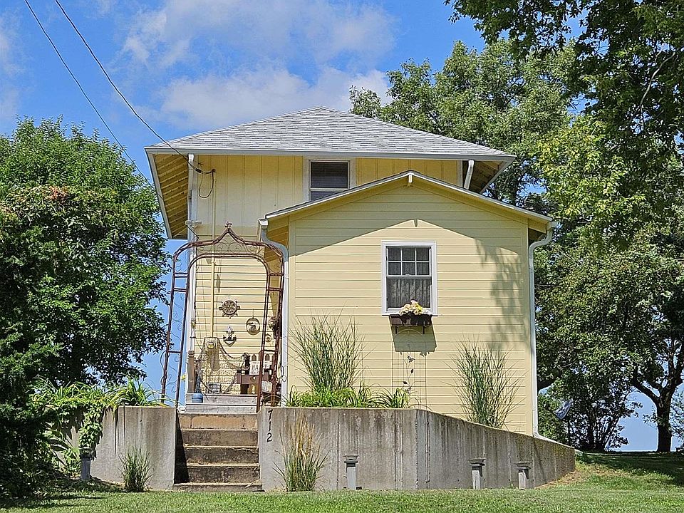 713 N Front St, Oquawka, IL 61469 Zillow