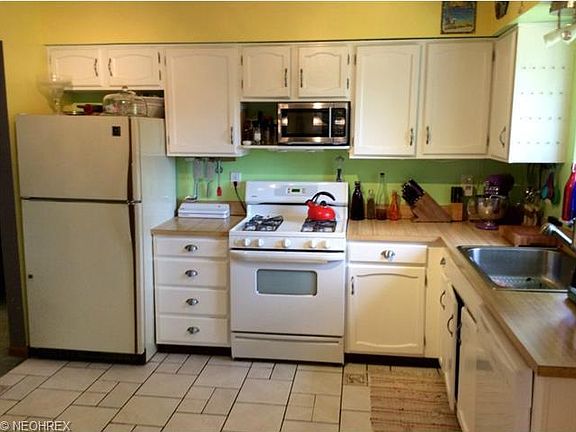 4th image of 975 Brookpoint Dr