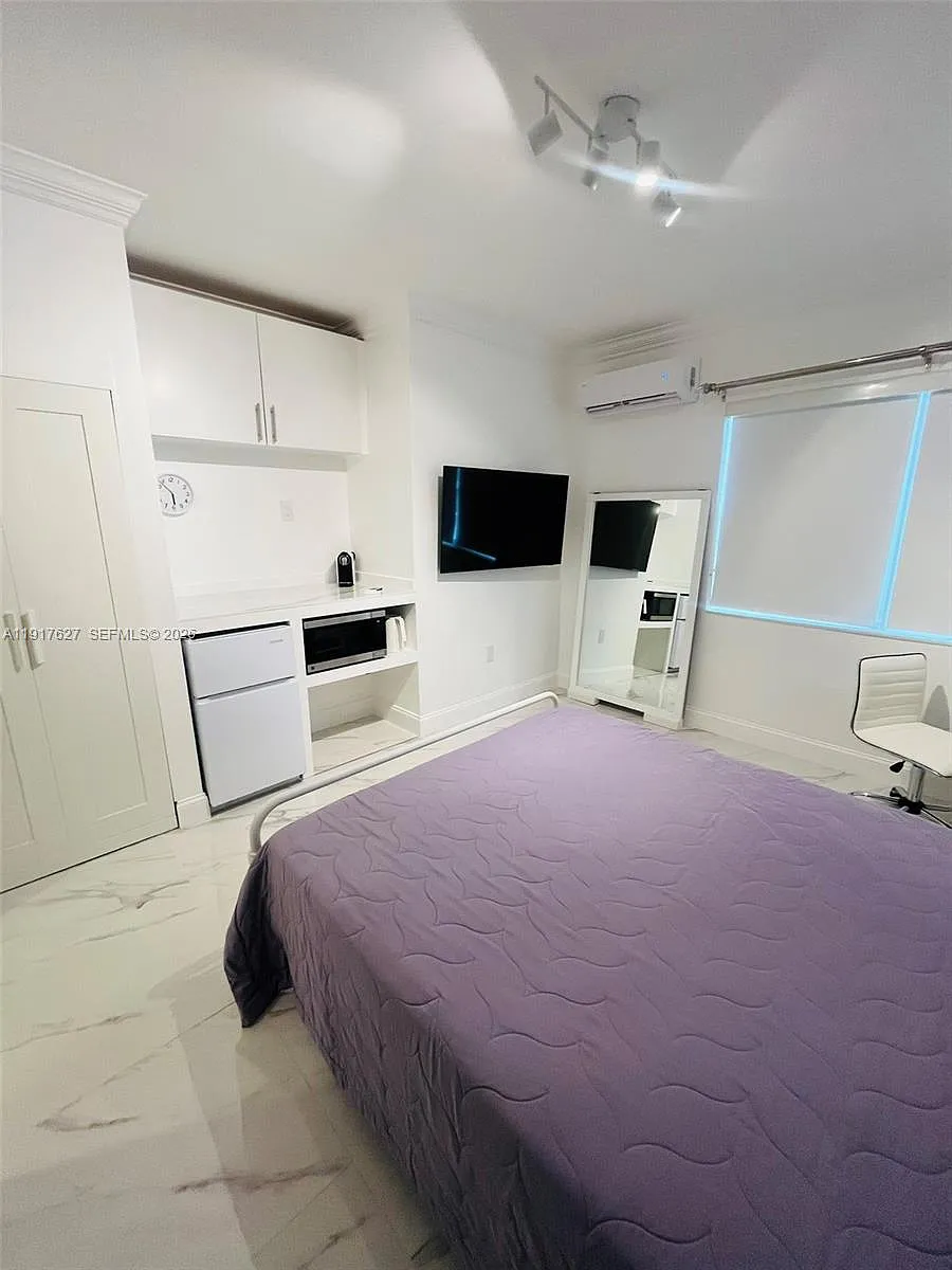 Building Photo - 1455 Michigan Ave #12B