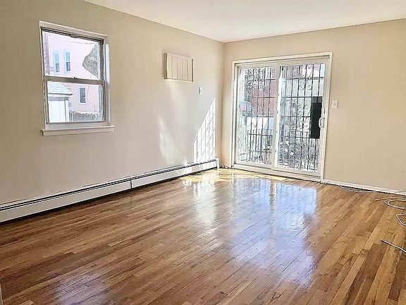 5th image of 72-04 Ditmars Blvd #1