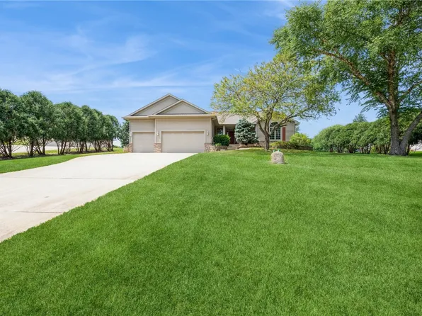 9463 Deer Valley Dr, Cedar Rapids, IA 52411