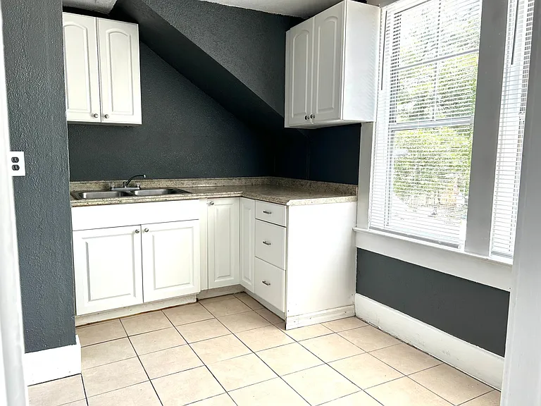 931 Newton Ave S #2 — Photo 7