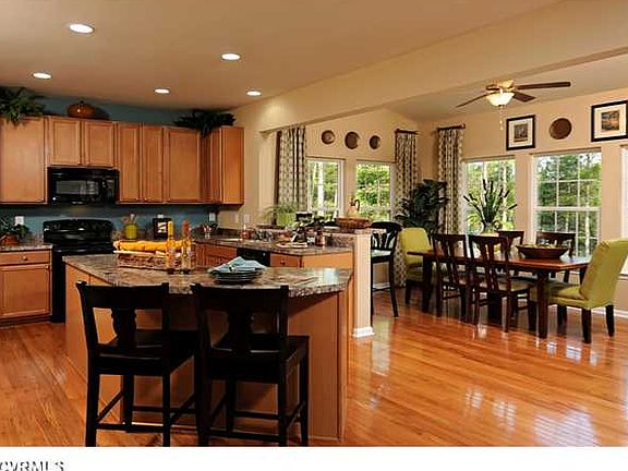 3rd image of 7147 Windsor Castle Way