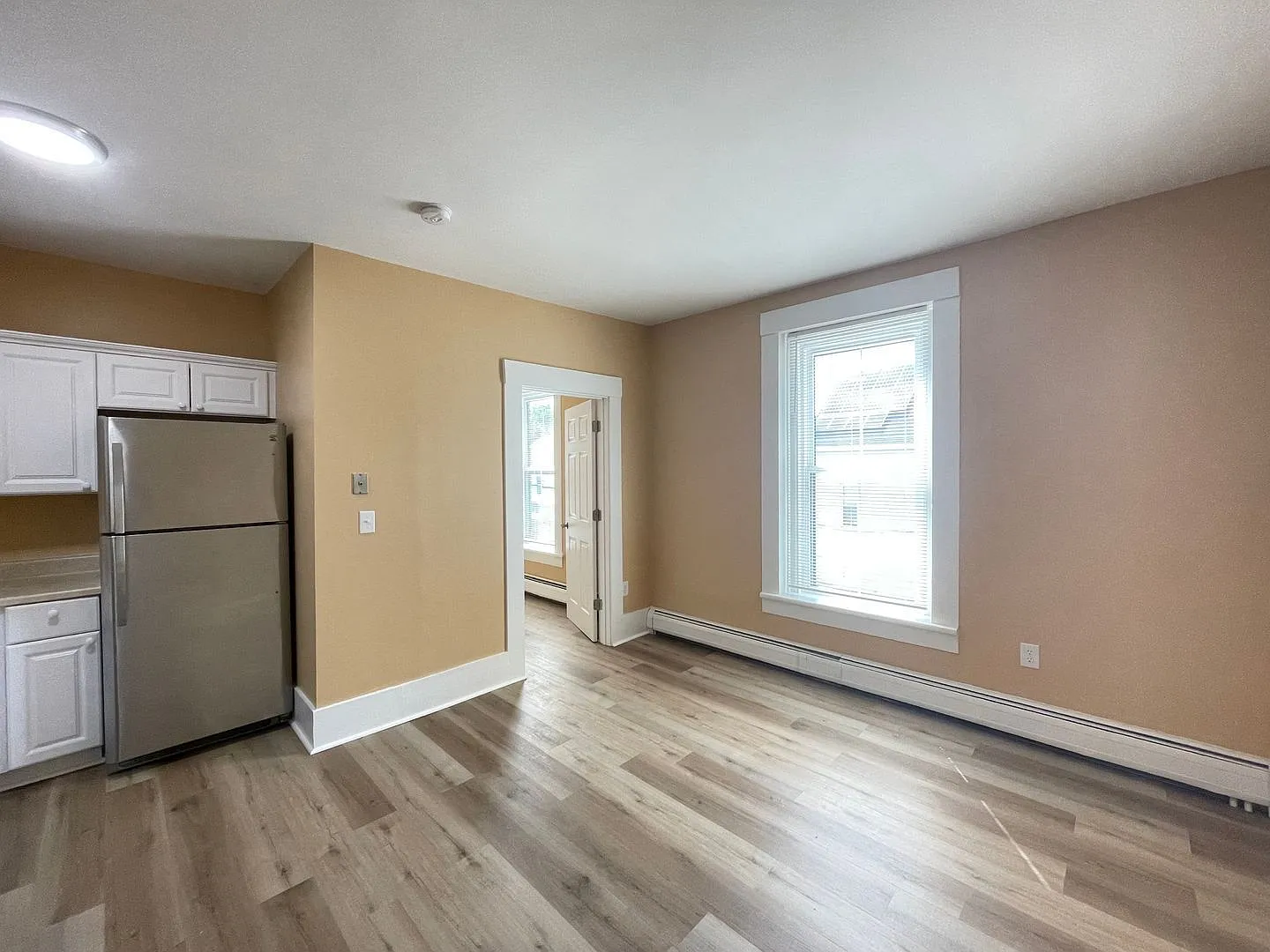 1 bed, 1.0 bath, 313 sqft, $1,450 — Photo 2