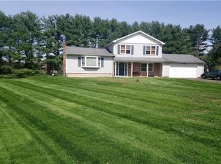 52 Acorn Ln, Northford, CT 06472