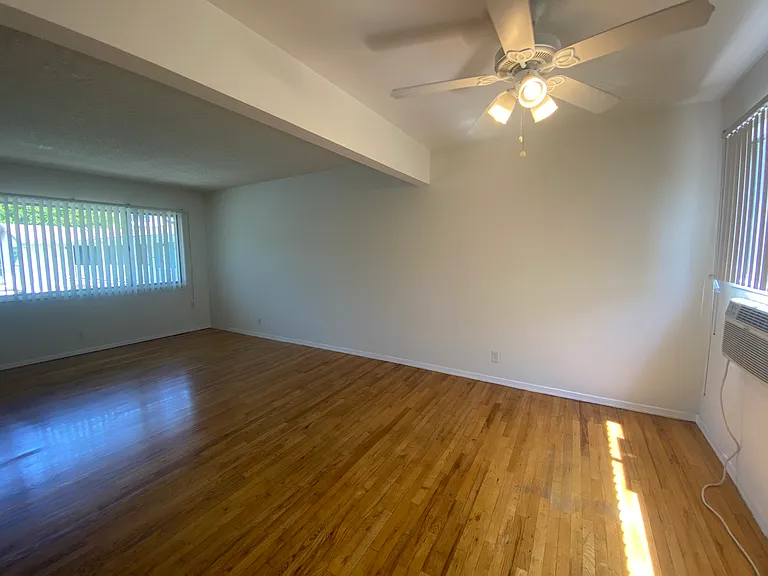 1507 Federal Ave #19 — Photo 13