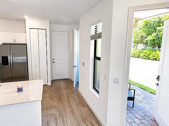 5th image of 4414 HEMLOCK Drive