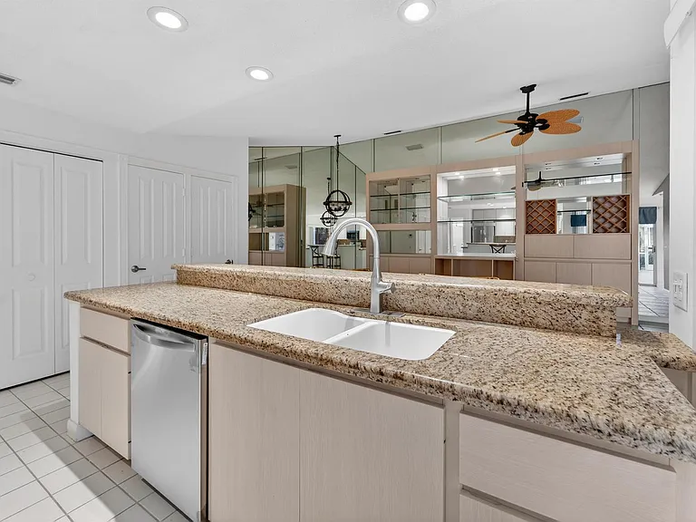 304 Sun Terrace Ct — Photo 15