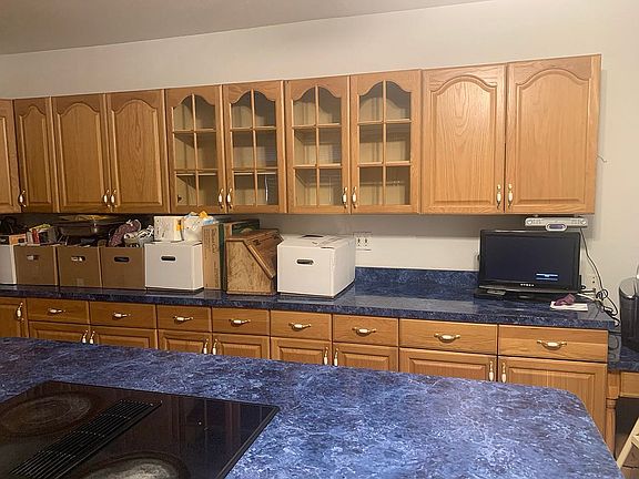 3rd image of 313 W 4th St